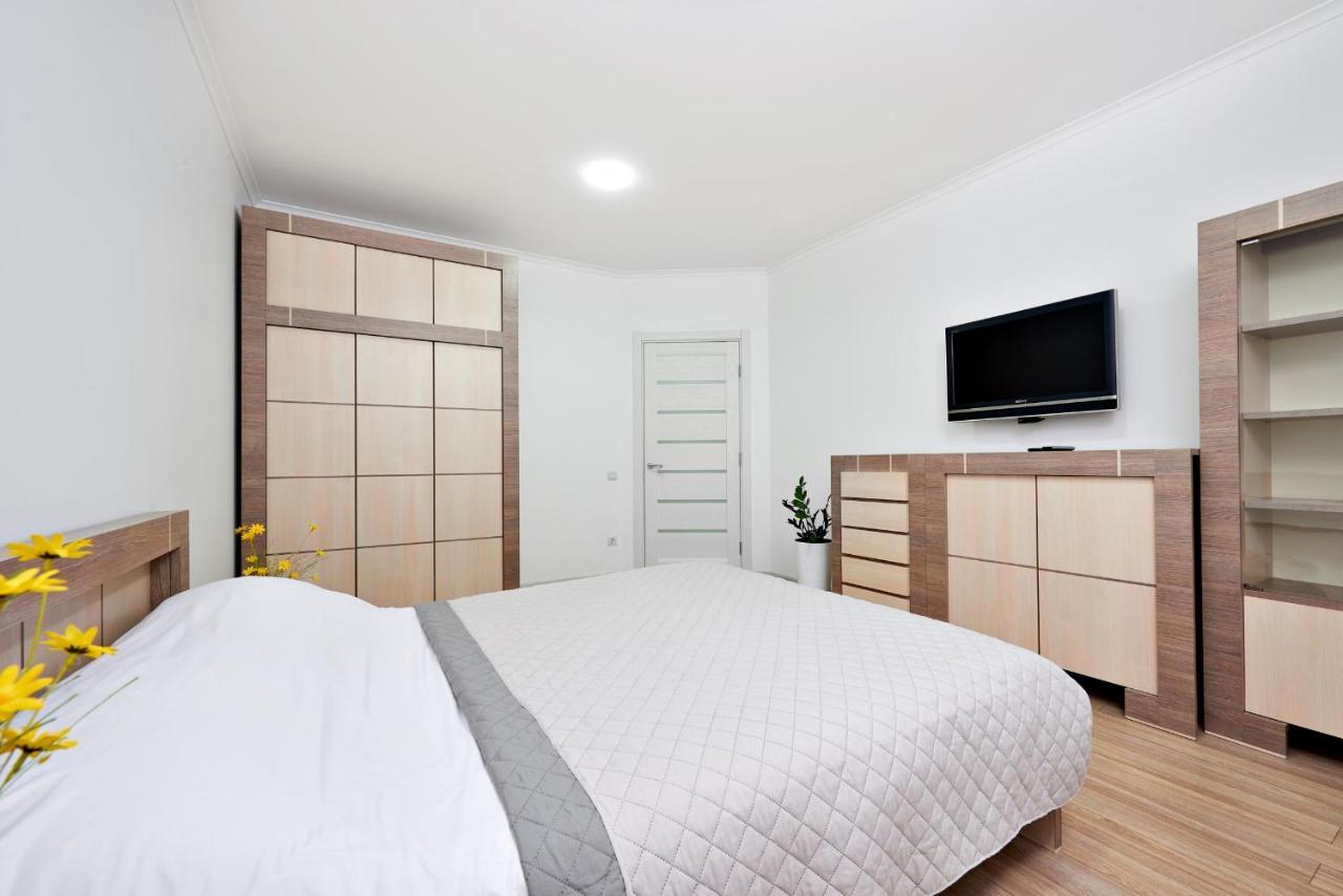 Apartament Квартира Для Вас! Вул. Голинського, 8! Lwów Zewnętrze zdjęcie