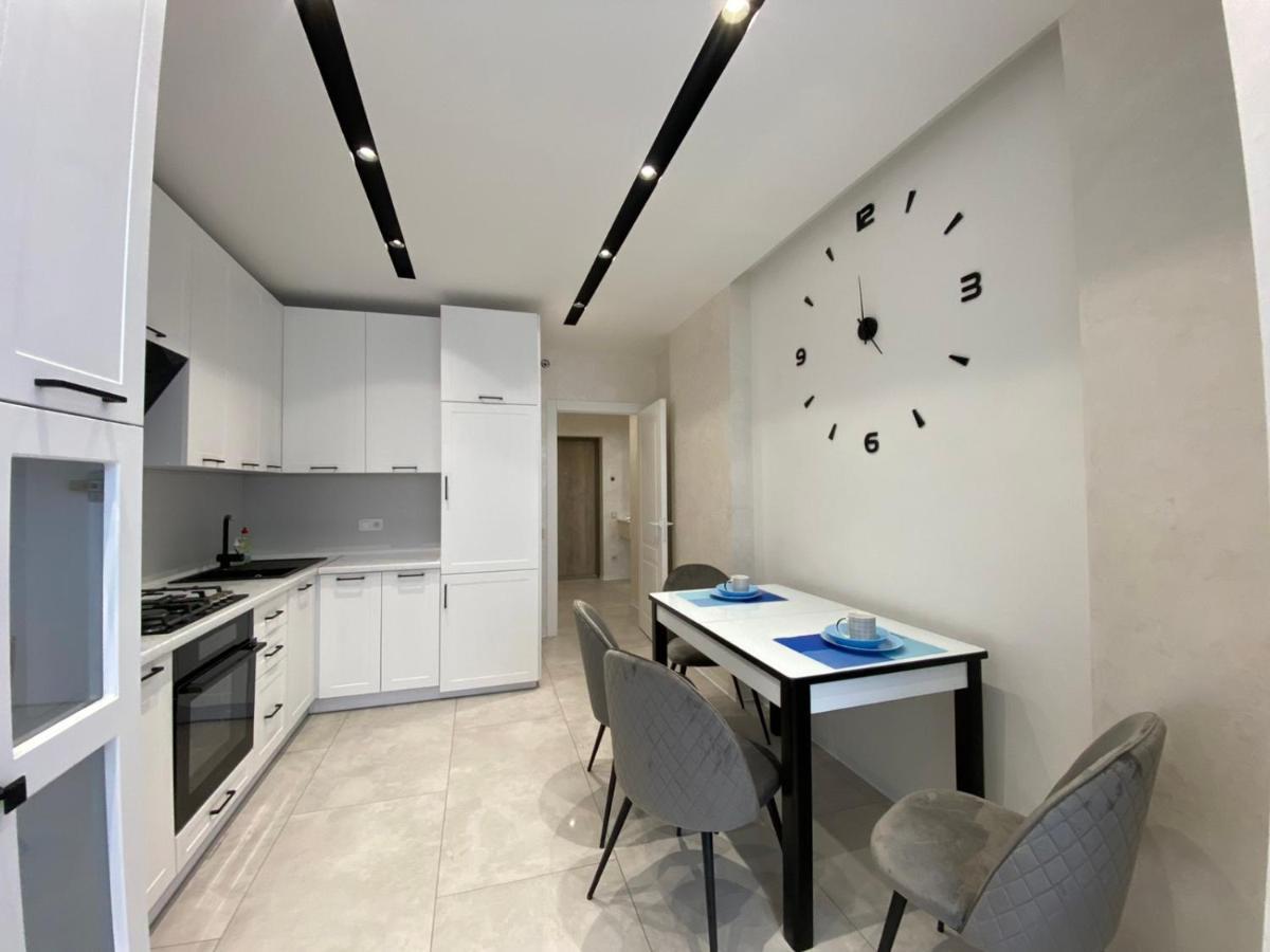 Apartament Квартира Для Вас! Вул. Голинського, 8! Lwów Zewnętrze zdjęcie