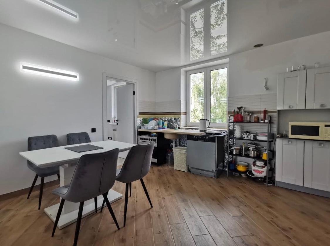 Apartament Квартира Для Вас! Вул. Голинського, 8! Lwów Zewnętrze zdjęcie