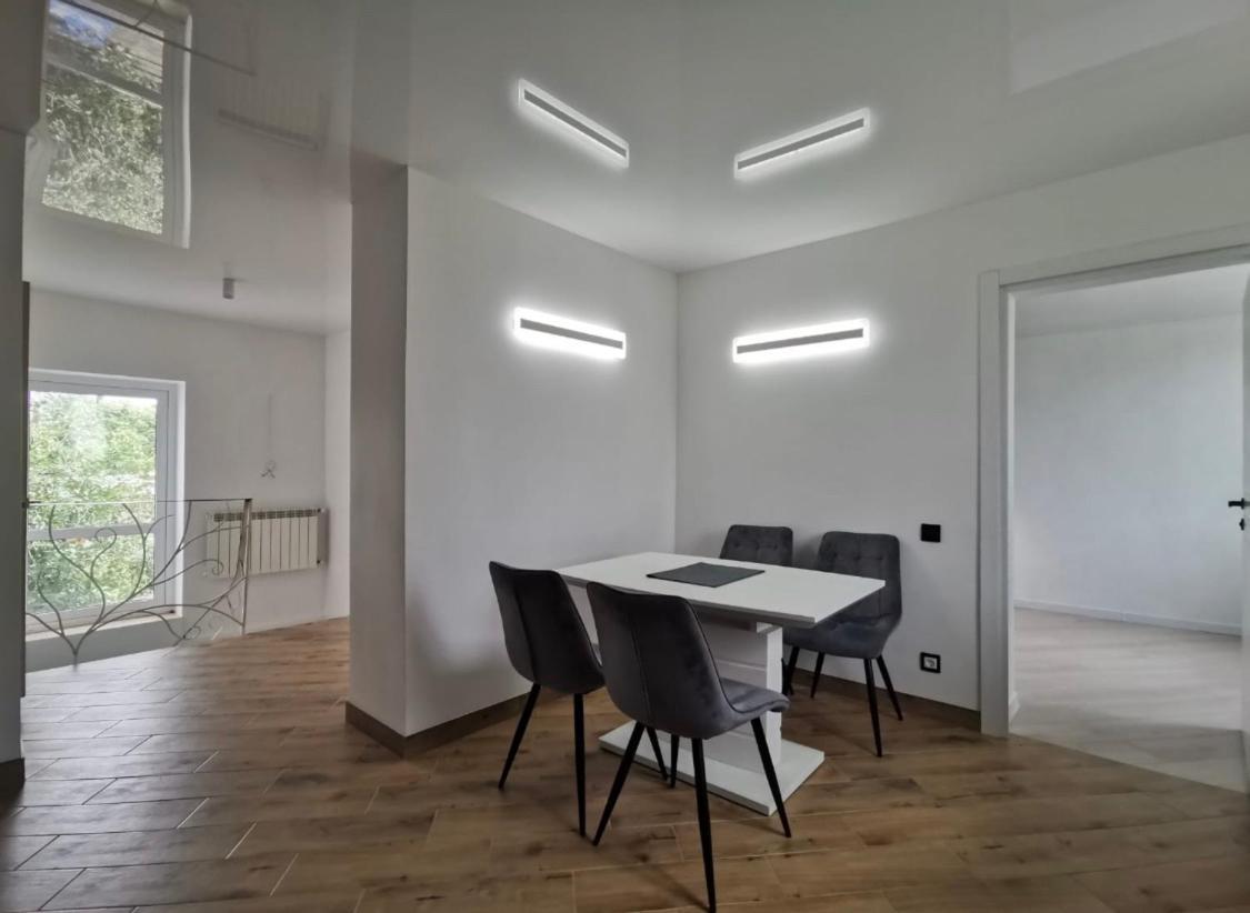 Apartament Квартира Для Вас! Вул. Голинського, 8! Lwów Zewnętrze zdjęcie