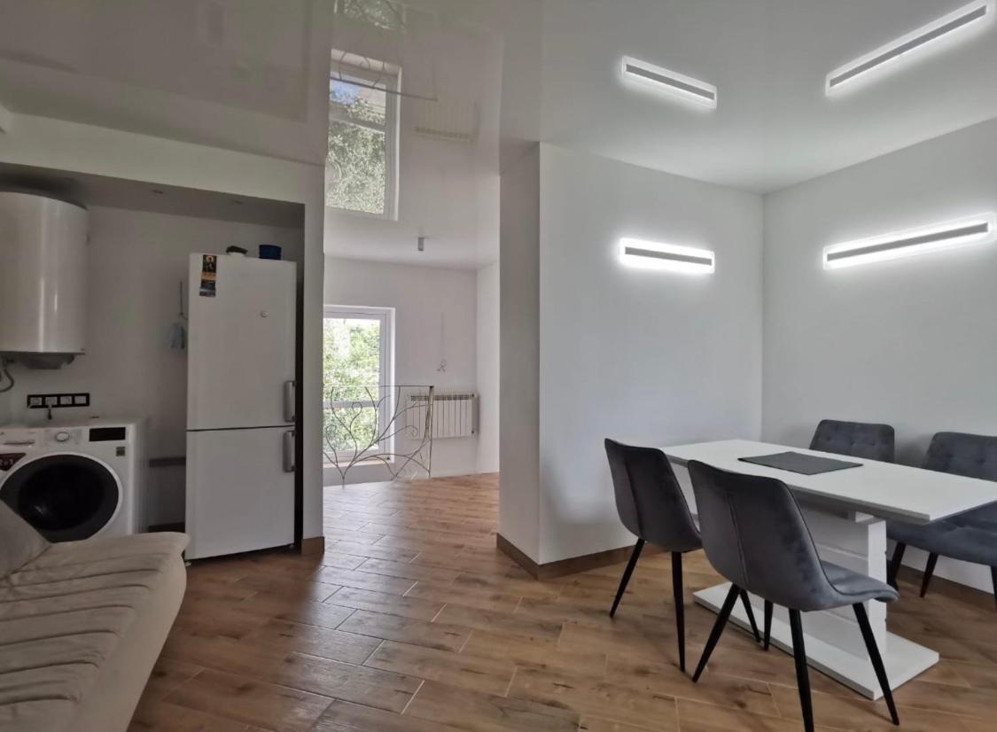 Apartament Квартира Для Вас! Вул. Голинського, 8! Lwów Zewnętrze zdjęcie
